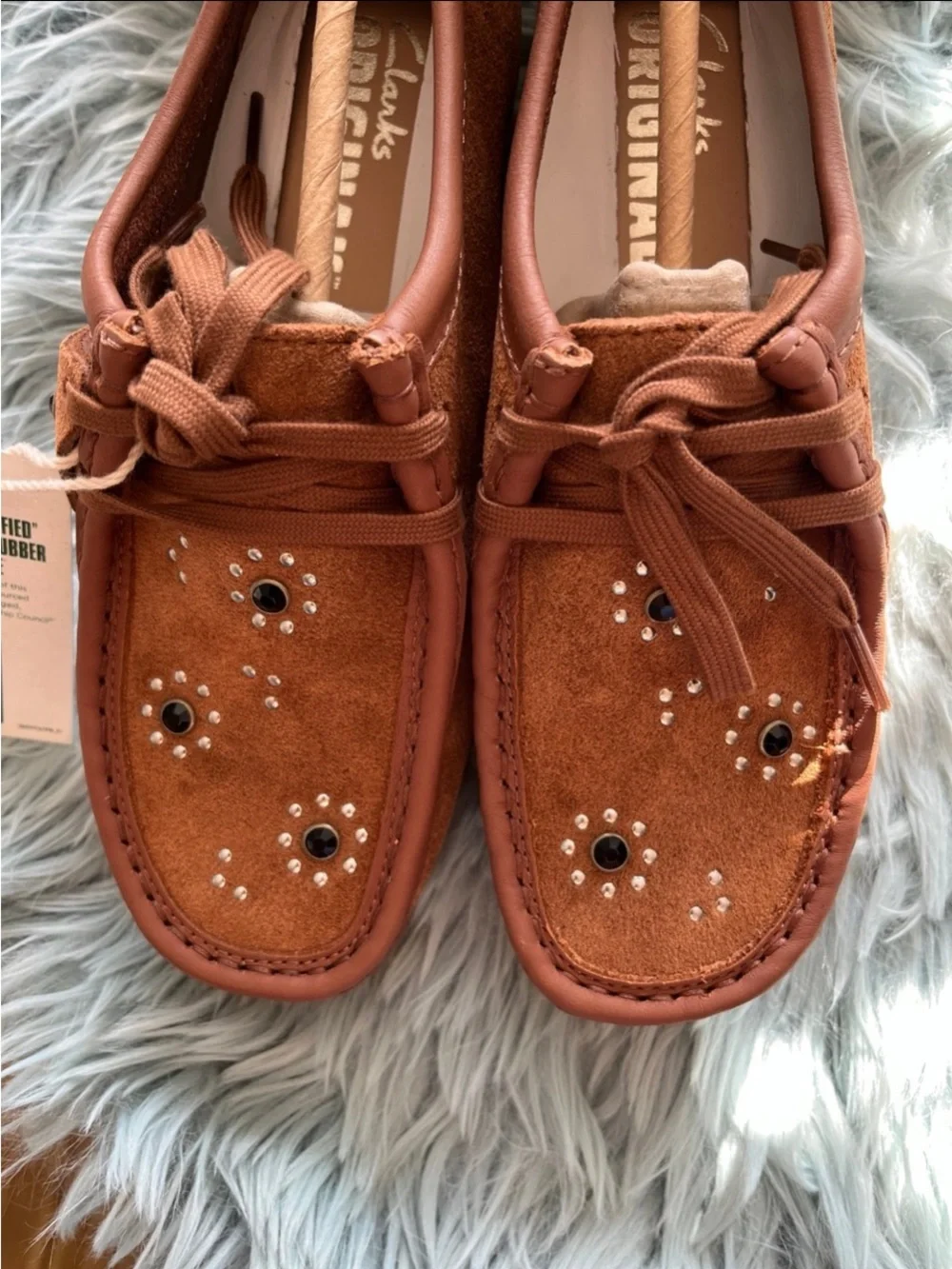 Clarks Women's Tan Suede Moccasin Boat Shoes with Bead Accents NWT